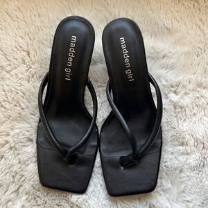 Madden Girl Zeal Square Thong Sandal Black Size M